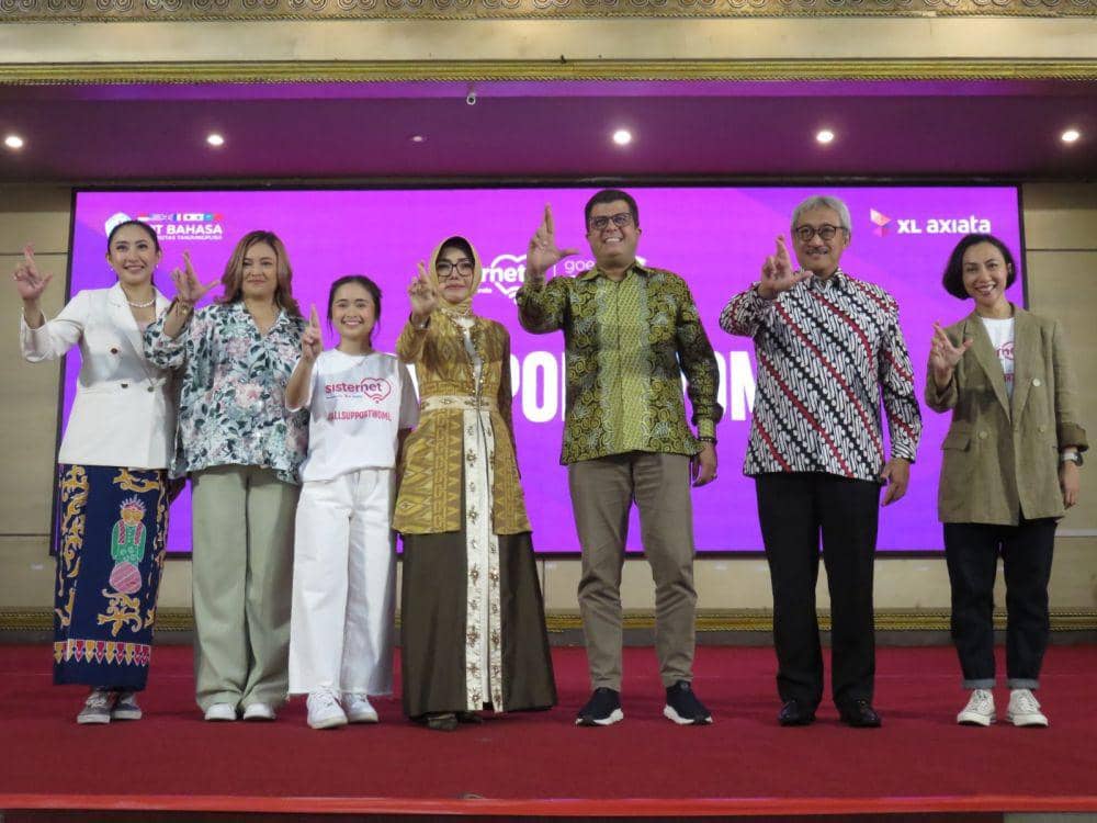 PT XL Axiata Tbk (XL Axiata) menggelar program “Sisternet Goes To Campus” di Universitas Tanjungpura Pontianak, Kalimantan Barat, Selasa (14/11/2023). Foto XL Axiata