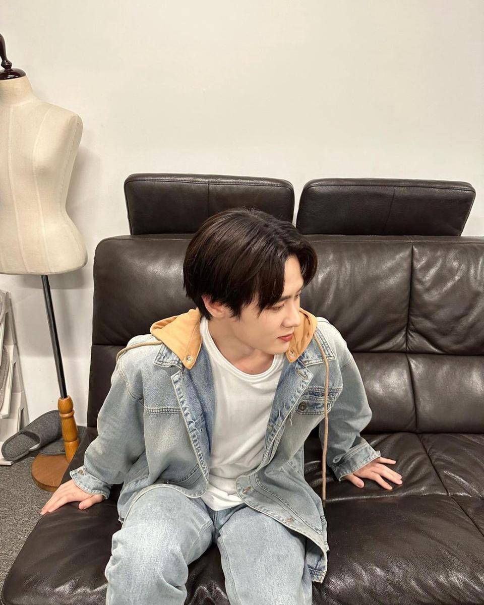 Kun WayV (instagram.com/kun11xd)