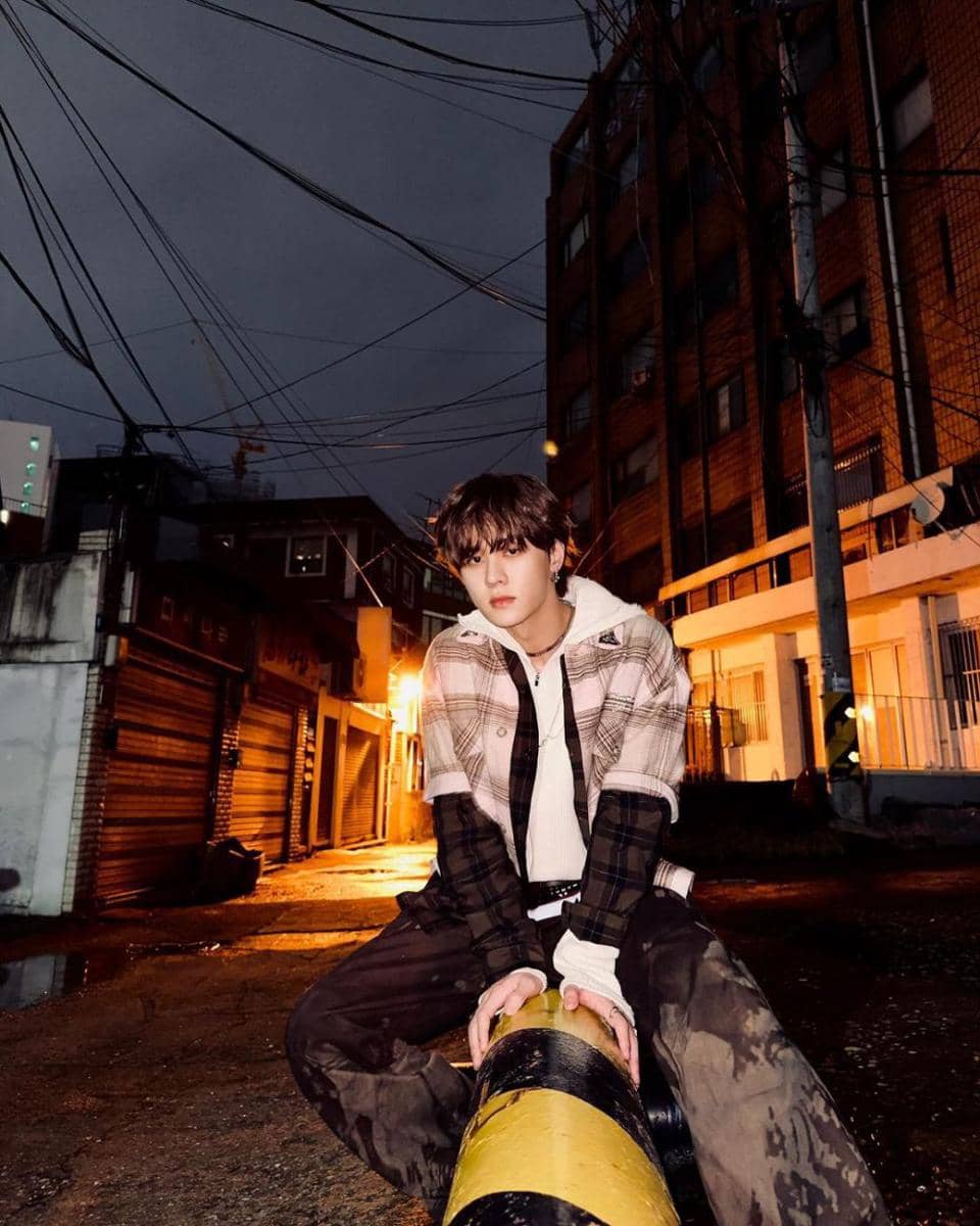 Kun WayV (instagram.com/kun11xd)