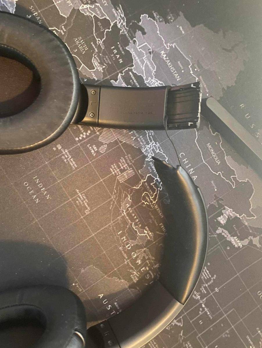 momen apes headphone rusak (reddit.com/user/Danthenotable1)