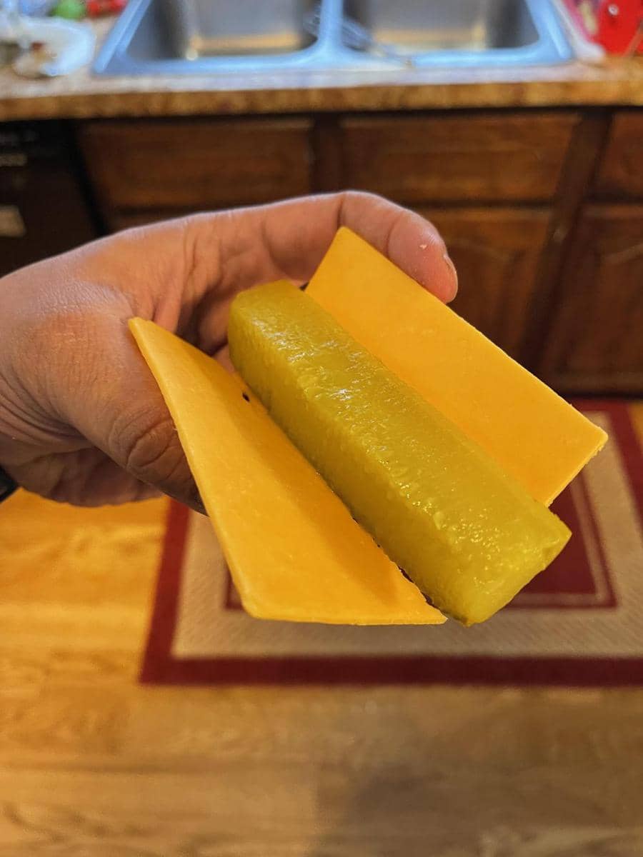 potret kombinasi nyentrik acar dengan makanan lain (reddit.com/user/MPV8614)