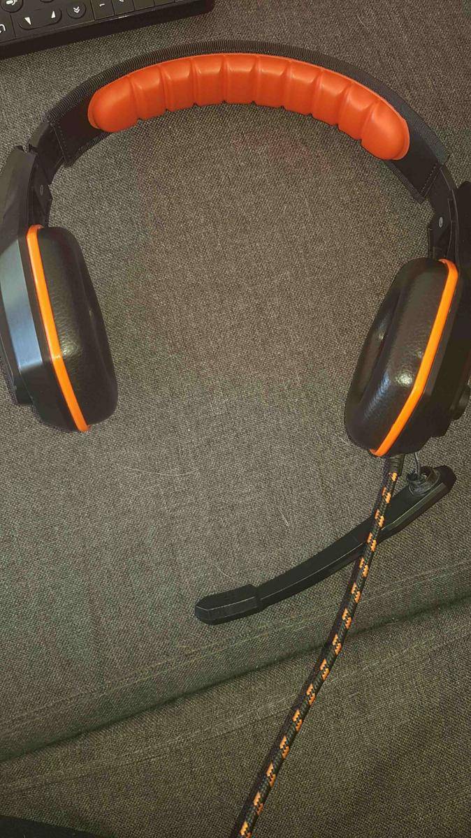 momen apes headphone rusak (reddit.com/user/TackerGaming)