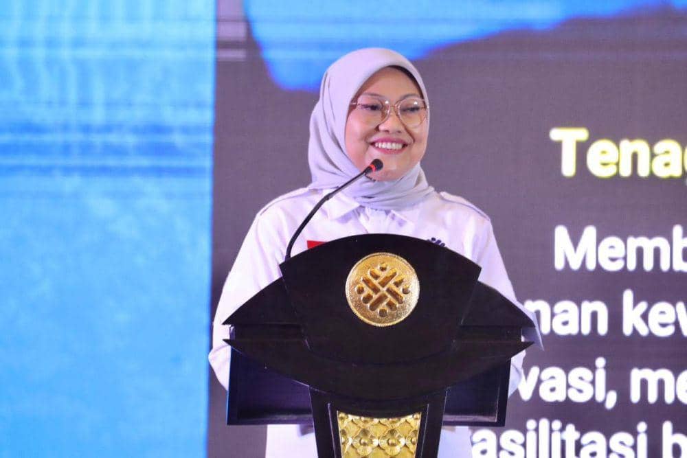 Menaker saat membuka acara Pembekalan TKM Pemula dan Penandatanganan MoU Bantuan TKM Pemula Tahap III Tahun 2023 di Jakarta, Rabu (15/11/2023). (Dok. Kemnaker)