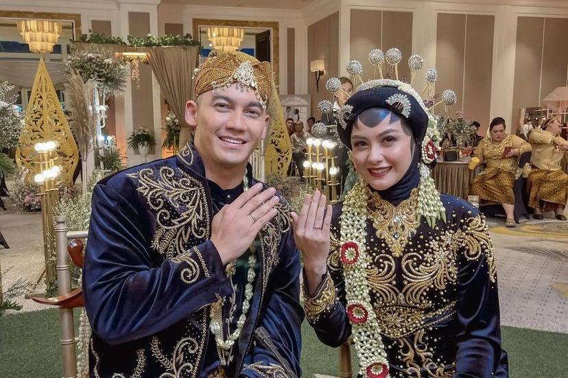 7 Potret Pernikahan Revalina S. Temat dan Samuel Zylgwyn di Sinetron