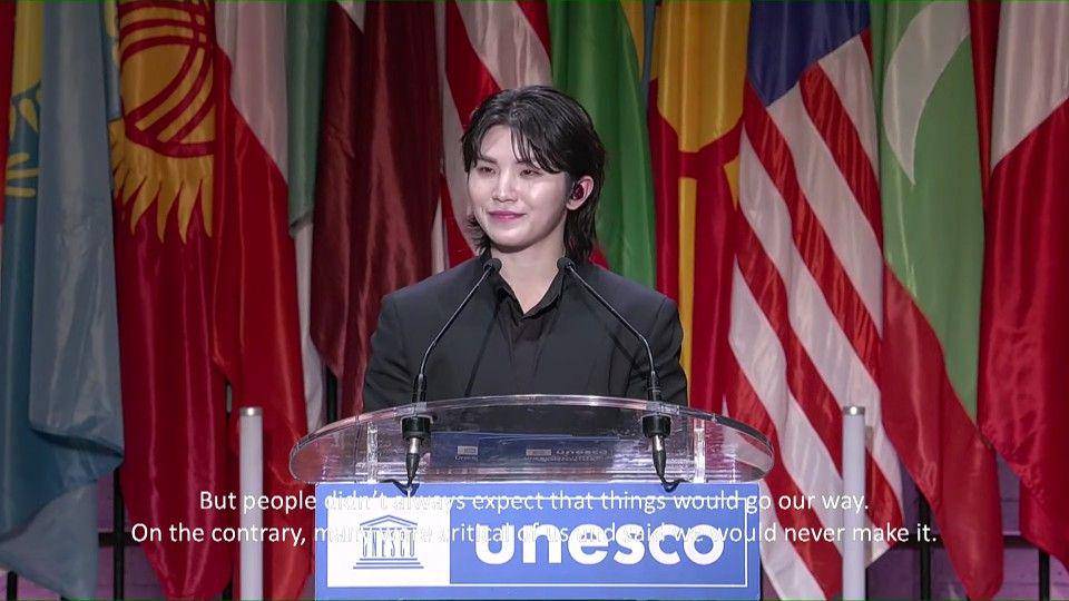 Woozi SEVENTEEN saat berpidato di 13th UNESCO Youth Forum (youtube.com/UNESCO)