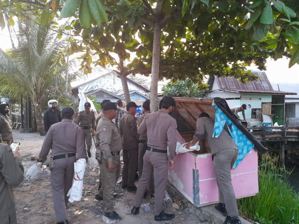 Puluhan PKL Liar Banjarmasin Diterbitkan di Pagi Buta