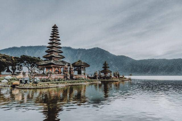 pura ulun danu (unpash.com/Kharl Anthony Paica)