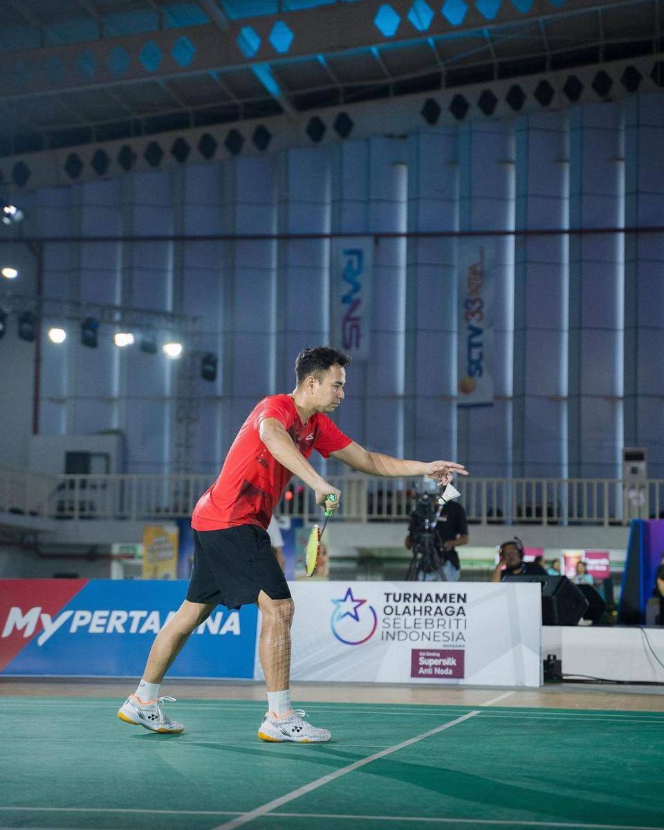 momen Raffi Ahmad main badminton (instagram.com/raffinagita1717/)