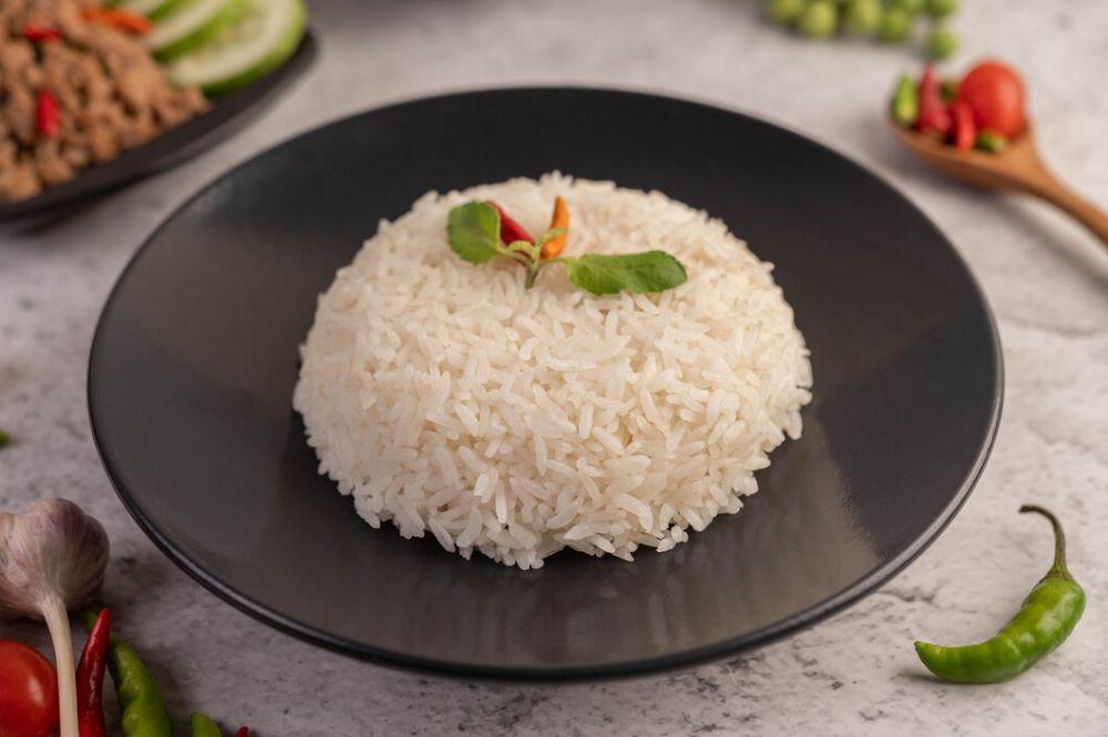 5 Tanda-tanda Nasi Sudah Basi, Tidak Layak Disajikan