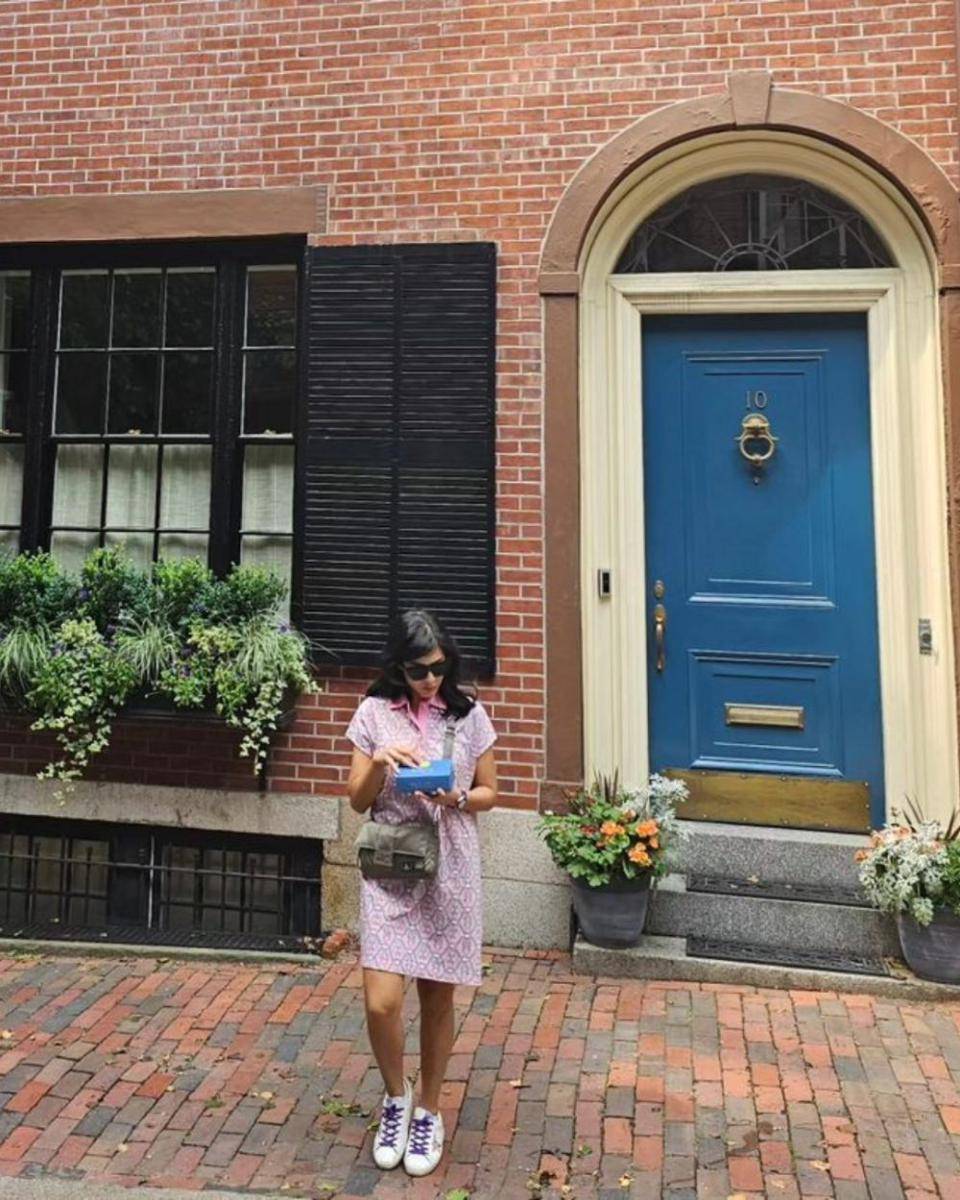 outfit feminin ala Dian Sastro (instagram.com/therealdisastr)
