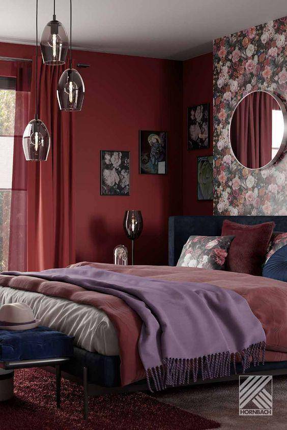 Ide dekorasi kamar tidur Maroon (pinterest.com)