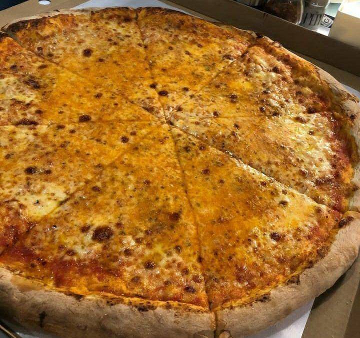 Paper Plates Pizza (instagram.com/paperplates.pizza)