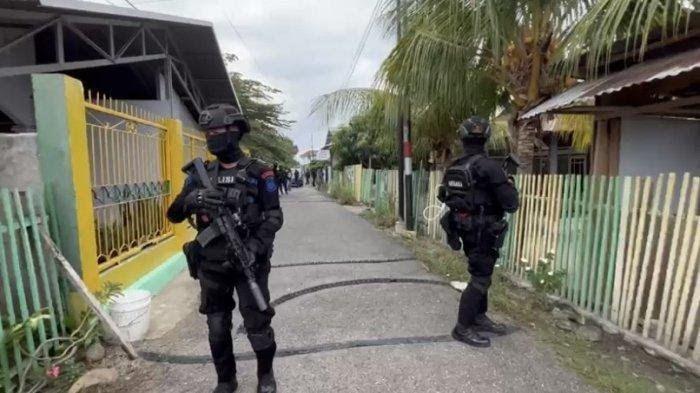 Densus 88 Tangkap 10 Terduga Teroris di Solo Raya