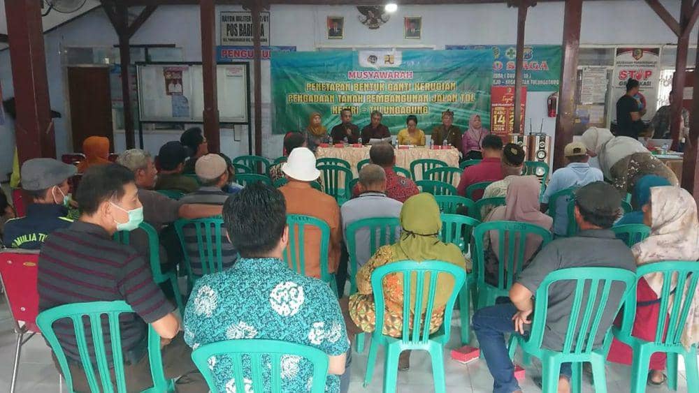 Musyawarah ketiga proses penetapan harga lahan terdampak tol. IDN Times/ Bramanta Pamungkas