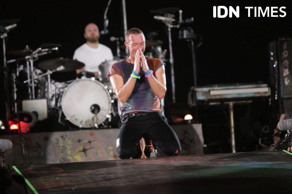 Coldplay Sumbang Kapal Pembersih Sampah untuk Sungai Cisadane