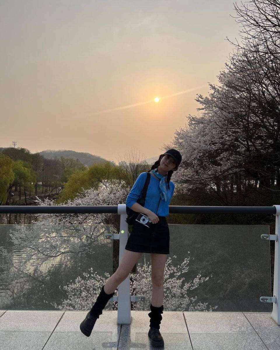 ide mix and match rok mini ala Shin Eun Soo (instagram.com/su1023_)