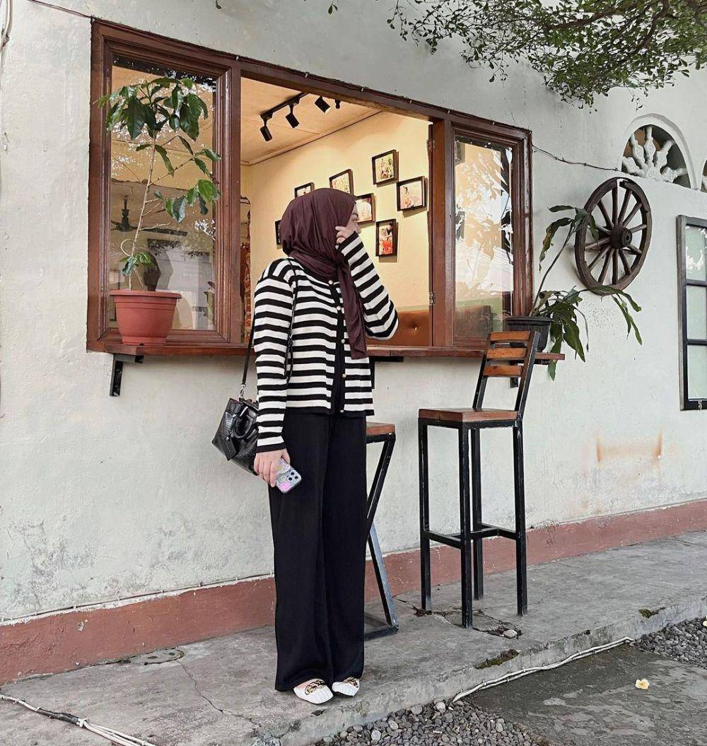 inspirasi OOTD ala Adzara Afifah (instagram.com/adzraafifah)