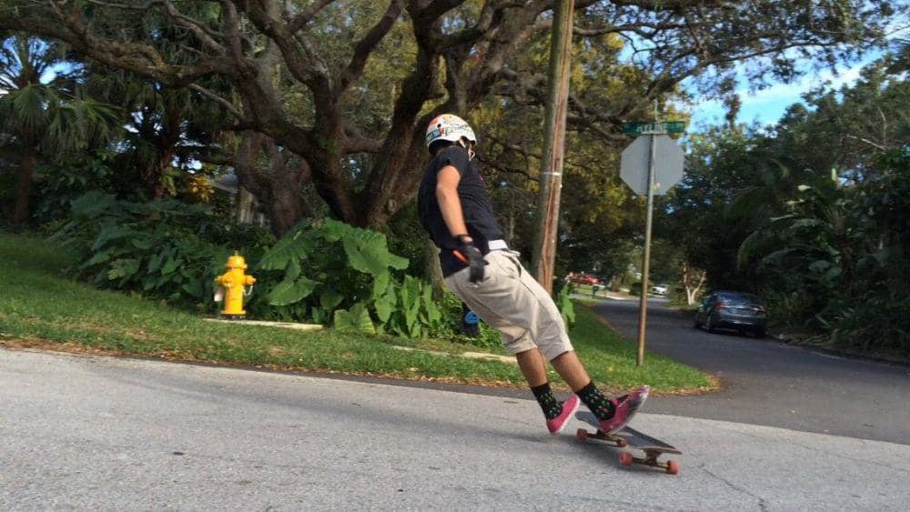 momen sebelum jatuh saat main skateboard (reddit.com/user/killroy645)