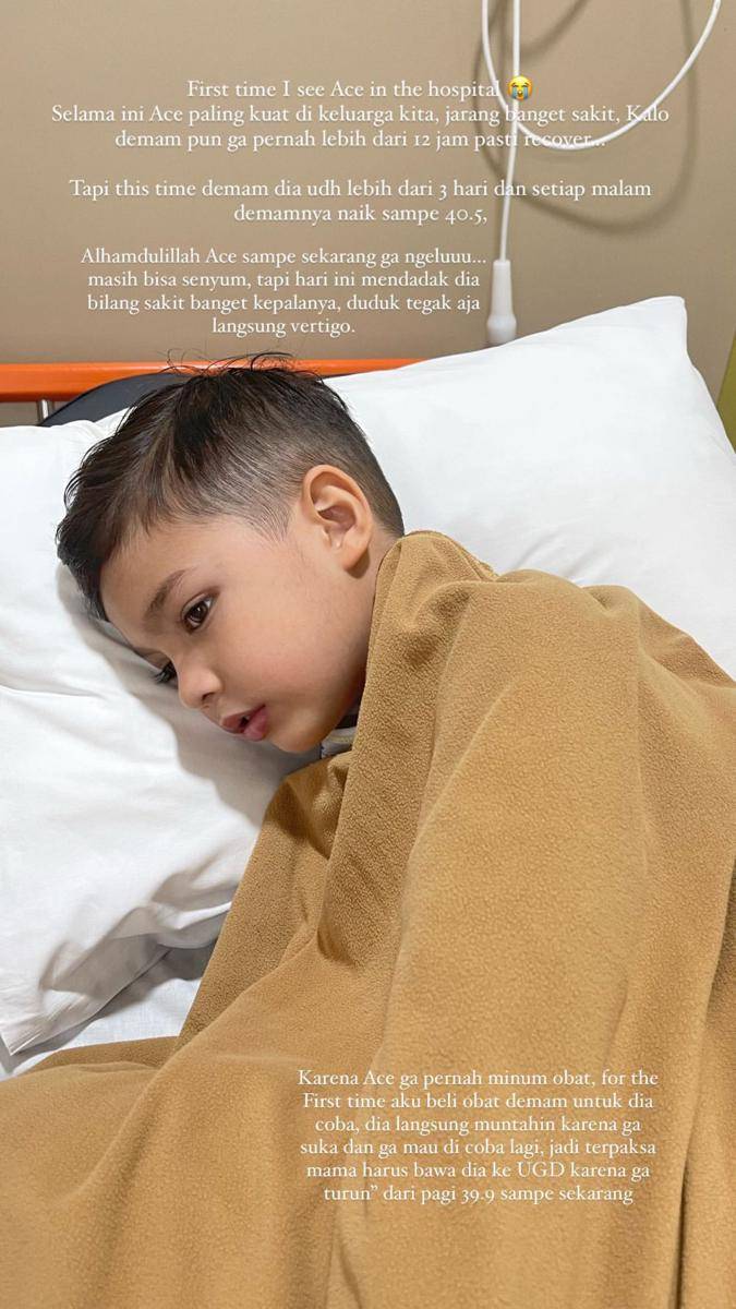 potret anak Mikaila Patritz demam tinggi sampai masuk UGD (instagram.com/mikailapatritz)