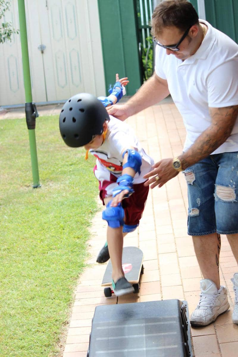 momen sebelum jatuh saat main skateboard (reddit.com/user/grawsby)