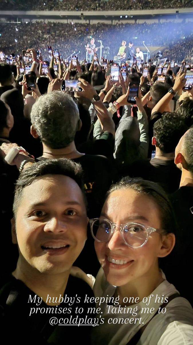 pasangan artis nonton Coldplay (Instagram.com/karinanadila)