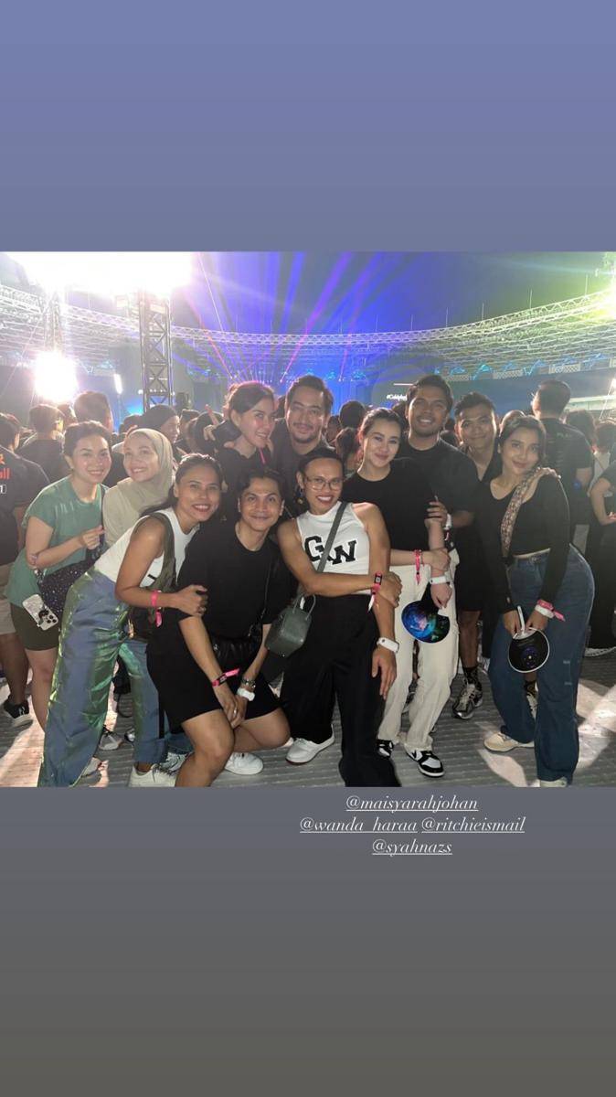 pasangan artis nonton Coldplay (Instagram.com/ritchieismail)