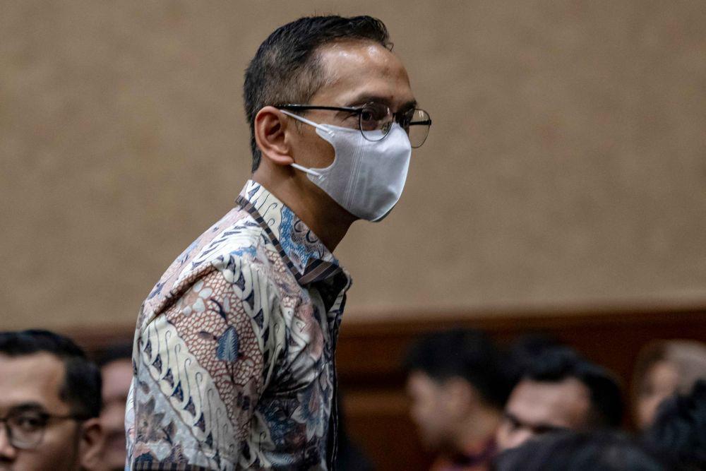 Eks Pejabat Kadin Yusrizki Didakwa Rugikan Negara Rp8 T di Kasus BTS