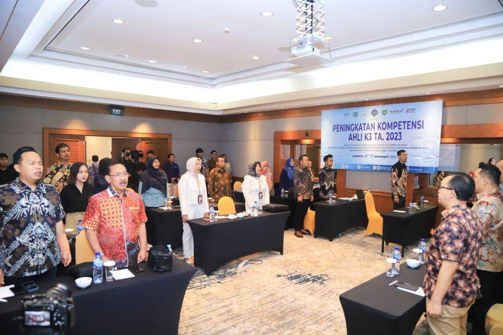Kementerian Ketenagakerjaan melalui Direktorat Jenderal Pembinaan Pengawasan Ketenagakerjaan dan Keselamatan dan Kesehatan Kerja (Ditjen Binwasnaker dan K3) menggelar kegiatan Peningkatan Kompetensi Ahli K3 pada Kamis-Jumat (16-17/11/2023). (Dok. Kemnaker)