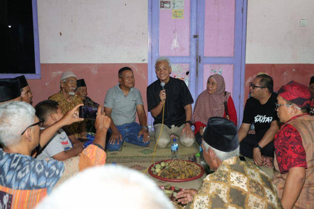 Ganjar Pranowo bertemu dengan sejumlah warga di Kabupaten Kulon Progo, Daerah Istimewa Yogyakarta (DIY) (IDN Times/Istimewa)