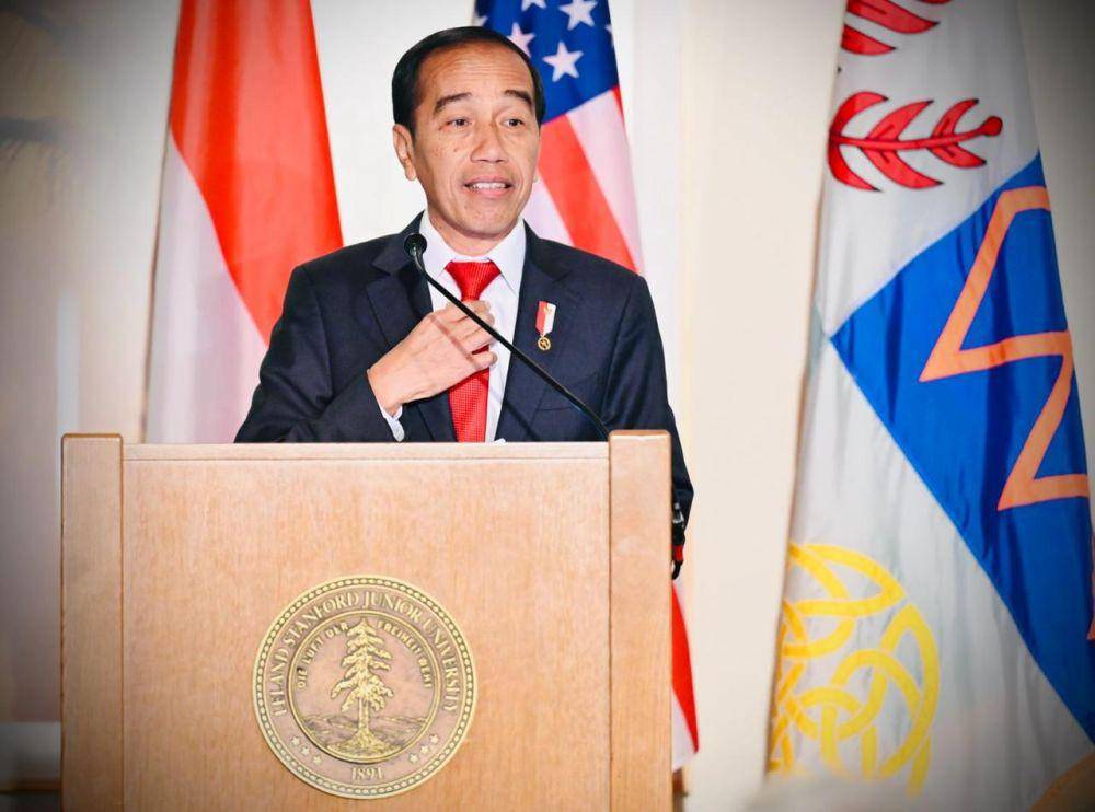 Presiden Joko "Jokowi" Widodo saat menyampaikan kuliah umum di Stanford University, Amerika Serikat (AS), Kamis (16/11/2023). (Biro Pers Istana)