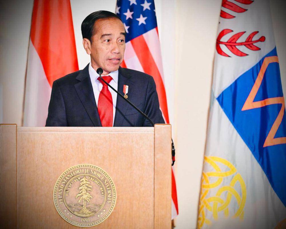 Presiden Joko "Jokowi" Widodo saat menyampaikan kuliah umum di Stanford University, Amerika Serikat (AS), Kamis (16/11/2023). (Biro Pers Istana)