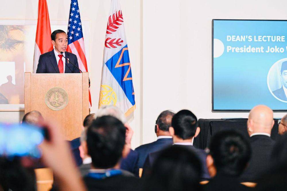 Presiden Joko "Jokowi" Widodo saat menyampaikan kuliah umum di Stanford University, Amerika Serikat (AS), Kamis (16/11/2023). (Biro Pers Istana)
