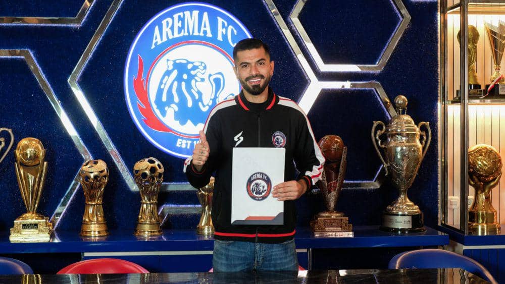 Julian Guevera diperkenalkan sebagai pemain baru Arema FC. (Dok. Media Officer Arema FC)