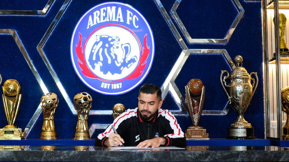 Julian Guevera diperkenalkan sebagai pemain baru Arema FC. (Dok. Media Officer Arema FC)