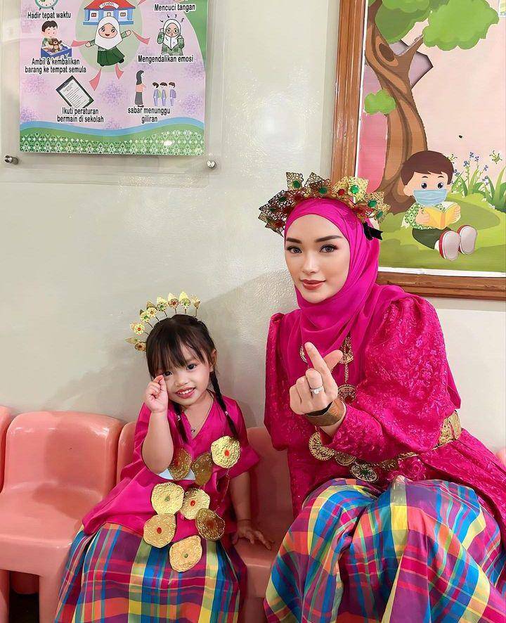 Zaskia Gotik dan Arsila (Instagram.com/zaskia_gotix)