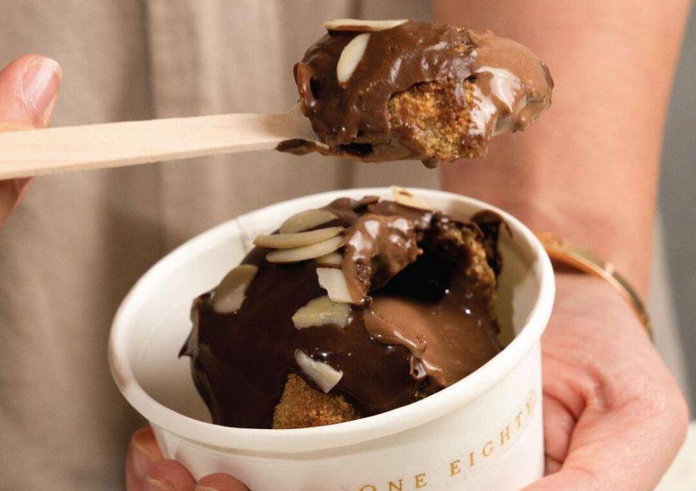 potret fried ice cream One Eighty Bakery (instagram.com/oneeightybakery.id)