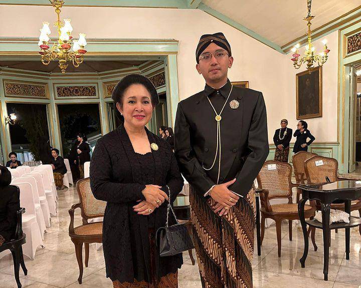 kebaya Titiek Soeharto (instagram.com/titieksoeharto)