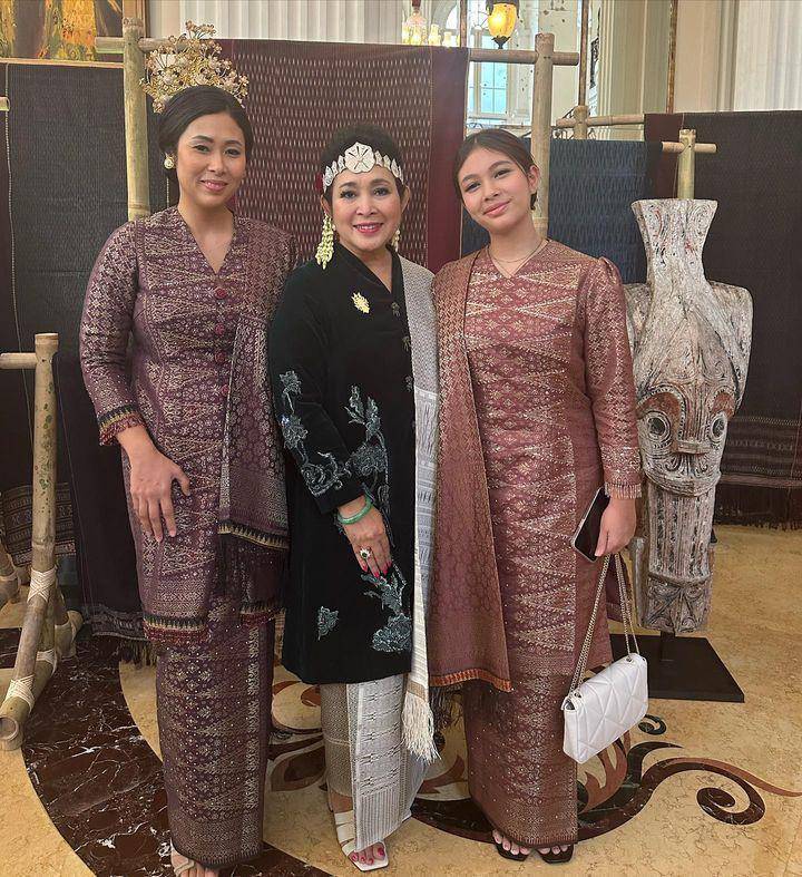 kebaya Titiek Soeharto (instagram.com/titieksoeharto)