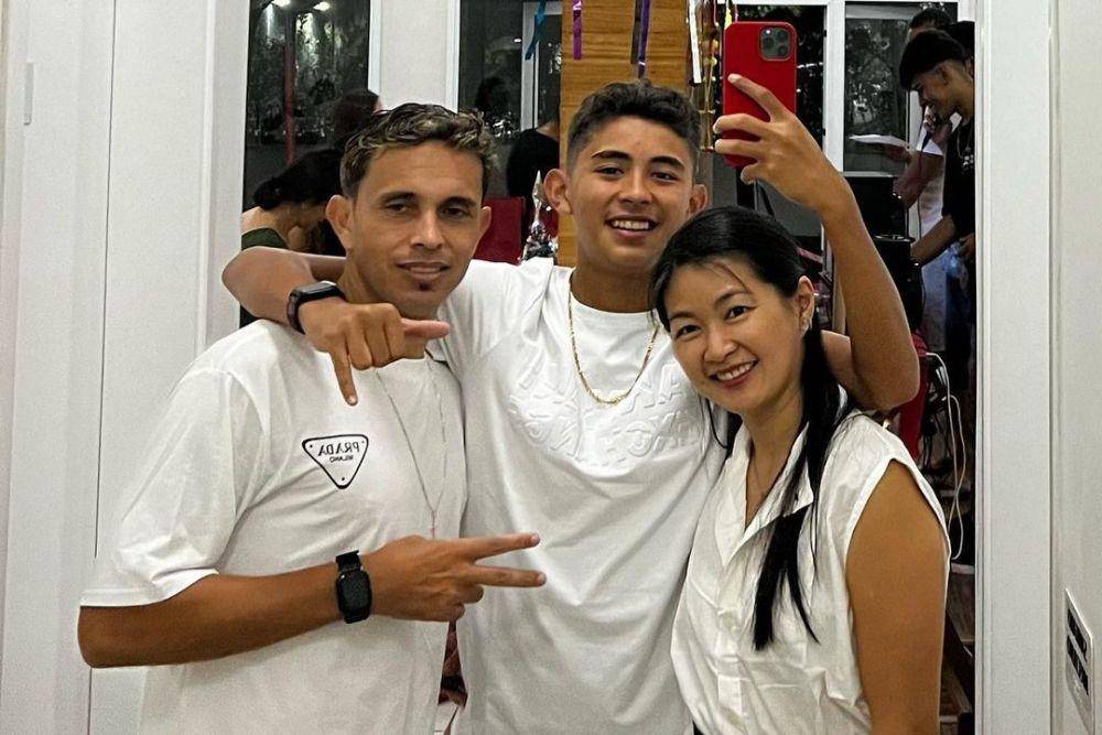 Welber Jardim bersama kedua orang tuanya, Elisangelo Jardim de Jesus dan Lielyana Halim (instagram.com/welber07official)