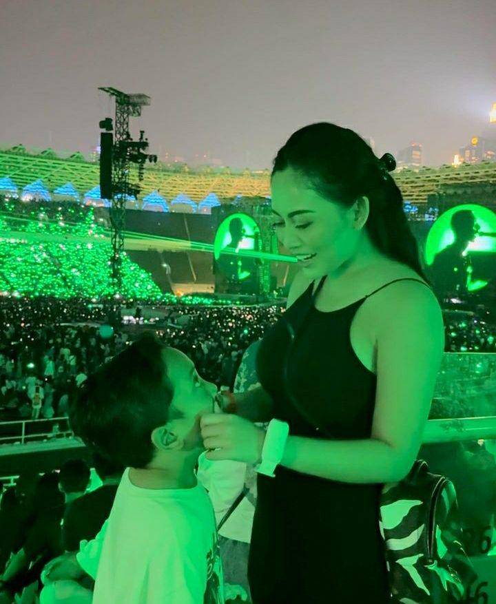 momen Rachel Vennya nonton konser Coldplay bareng Xabiru (instagram.com/rachelvennya)