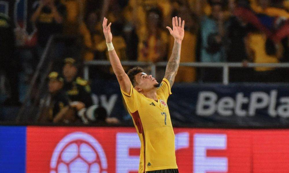 Selebrasi Luis Diaz usai membantu Kolombia menang 2-1 atas Brasil, Jumat (17/11/2023). (Twitter/@FCFSeleccionCol).