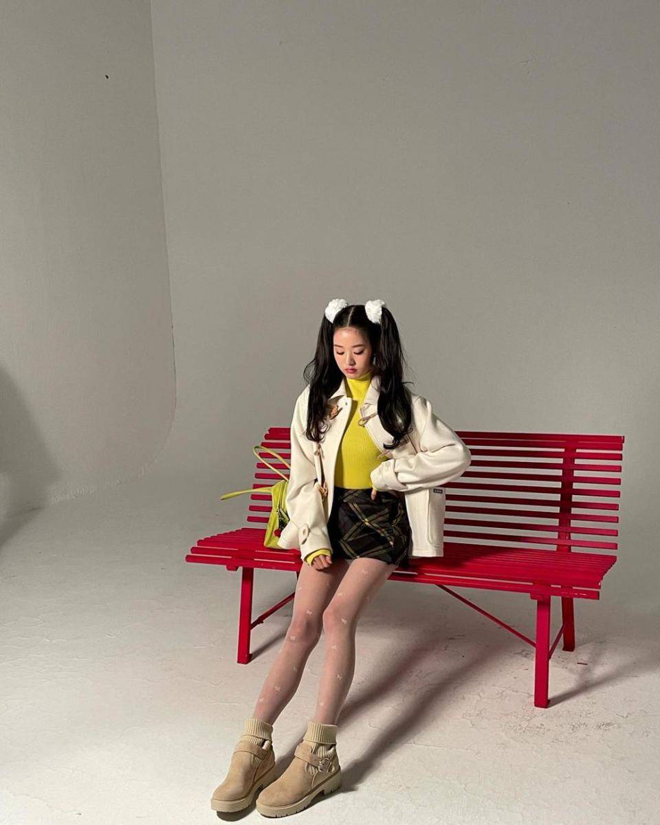 ide mix and match turtleneck ala Wonyoung IVE (instagram.com/for_everyoung10)