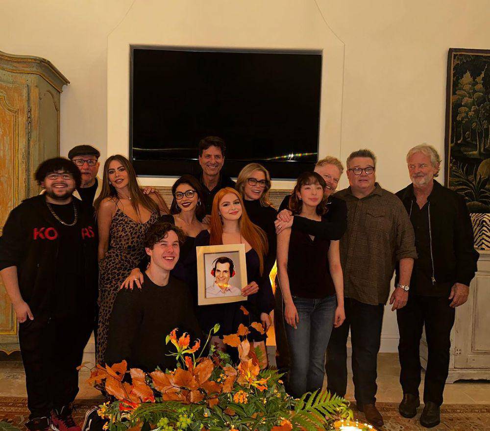 potret cast Modern Family reunian (instagram.com/sofiavergara)
