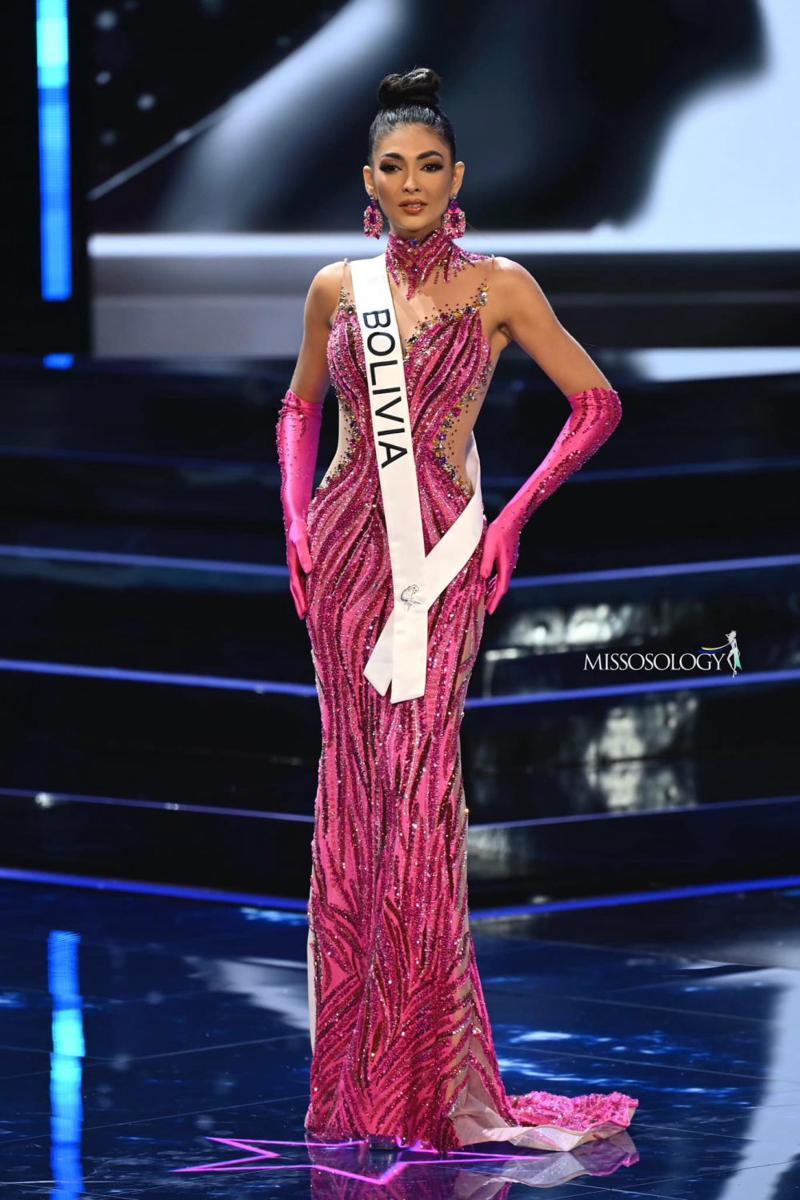 Gaun Malam Wakil Amerika Latin di Preliminary Miss Universe 2023 (Facebook.com/Missosology)