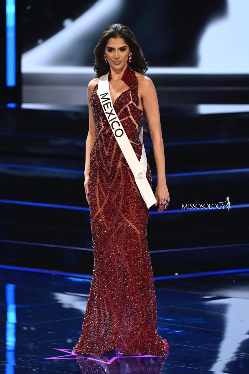 Gaun Malam Wakil Amerika Latin di Preliminary Miss Universe 2023 (Facebook.com/Missosology)