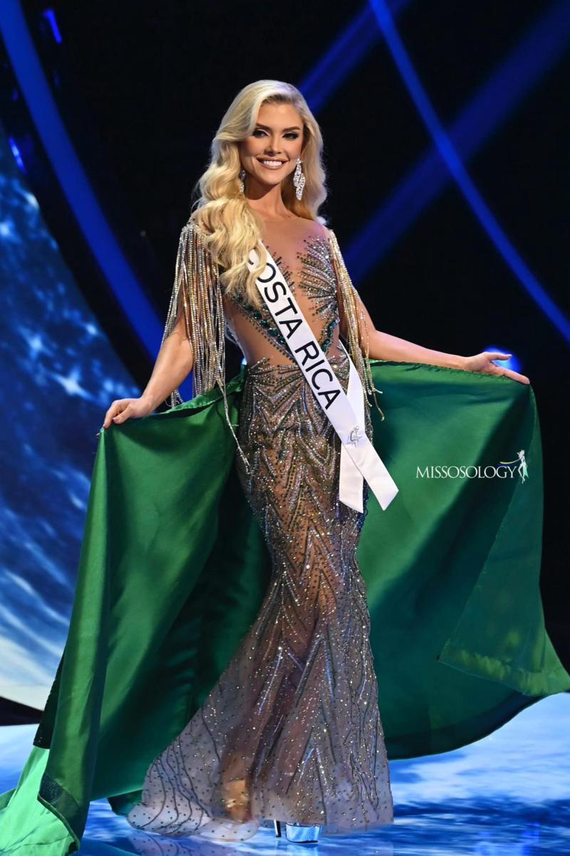 Gaun Malam Wakil Amerika Latin di Preliminary Miss Universe 2023 (Facebook.com/Missosology)
