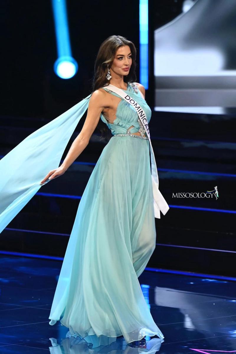 Gaun Malam Wakil Amerika Latin di Preliminary Miss Universe 2023 (Facebook.com/Missosology)