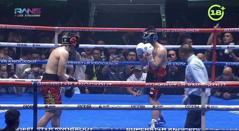 potret El Rumi menang adu tinju lawan Jefri Nichol di Superstar Knockout (youtube.com/Rans Entertainment)