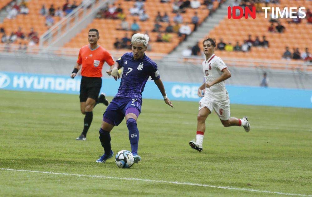 Duel Polandia vs Argentina di Piala Dunia U-17 (IDN Times/Doni Hermawan)