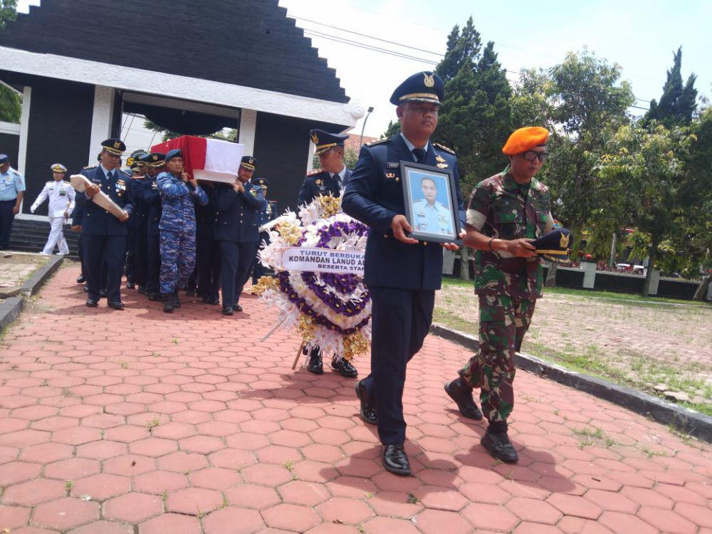 Suasana Haru Pemakaman 3 Korban Pesawat Super Tucano di Malang
